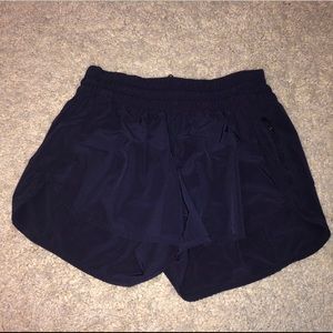 Lululemon tracker V short 2.5”